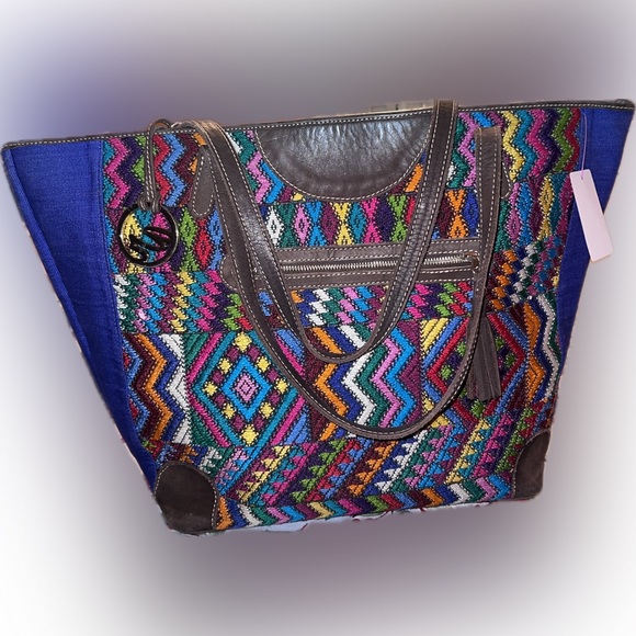 Arloom | Handmade in Guatemala Leather Large Tote Bag - Picture 14 of 16